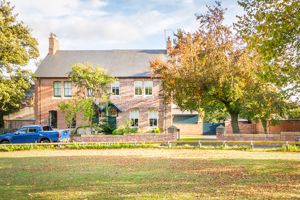 Photo 21- click for photo gallery